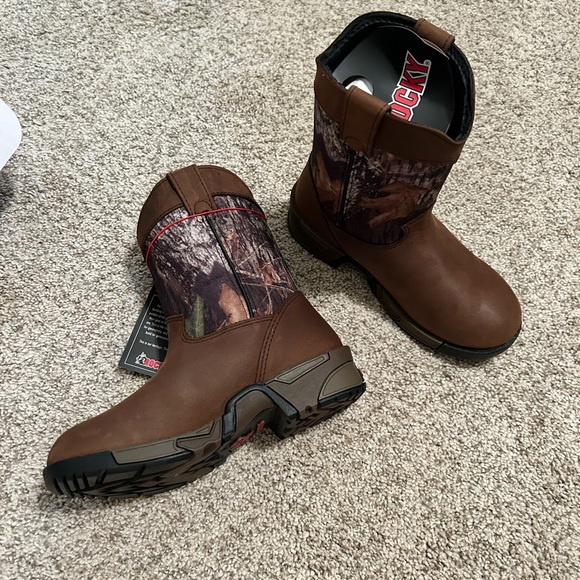 Rocky Wellington kids water resistant boots size 4 youth - Picture 4 of 7